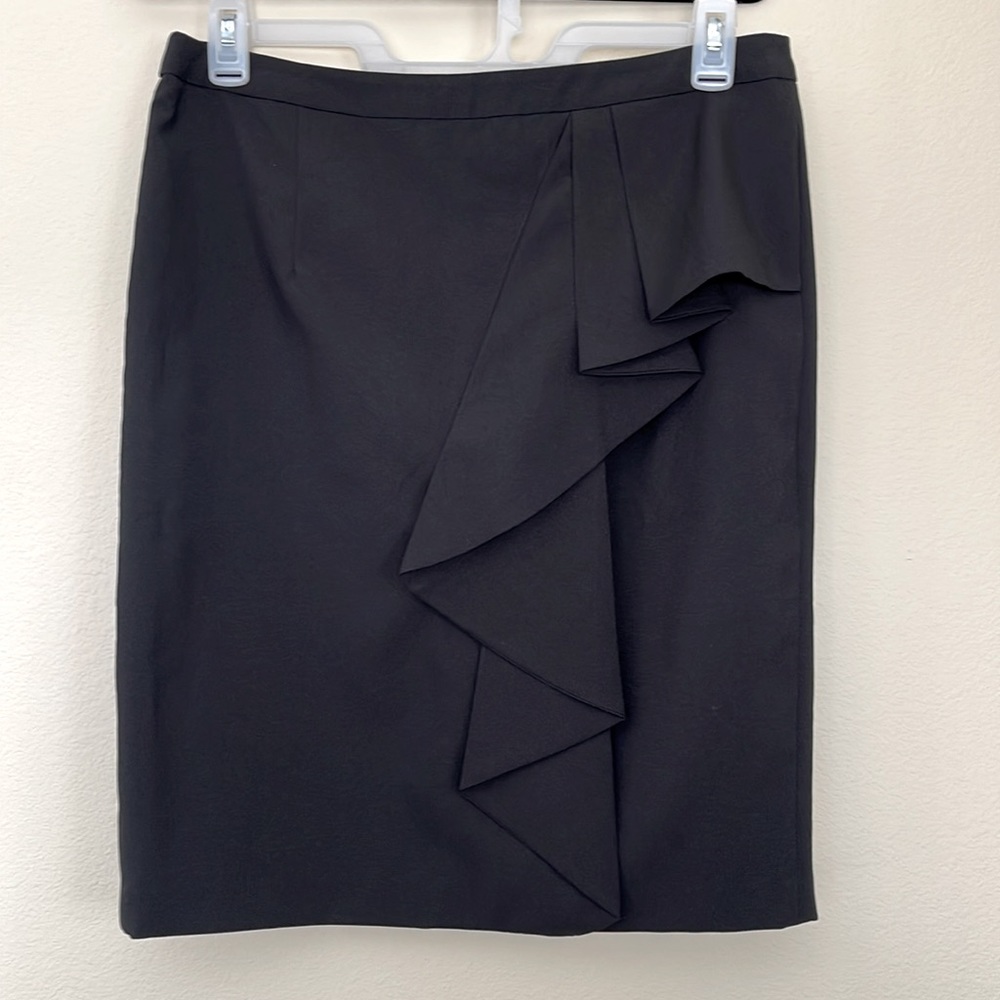 Black skirt size is European 44 :Medium or Large in Us size